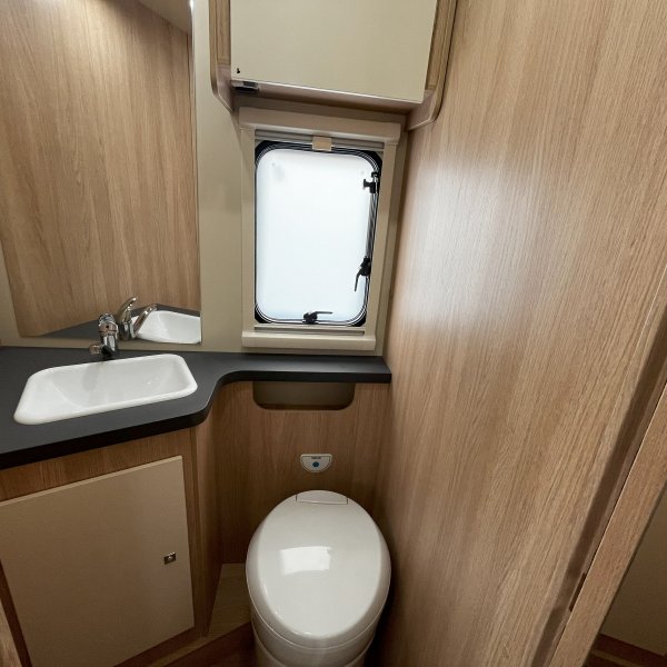 Antoine Caravanes et Camping Car Siena 397 Première édition Giottiline
